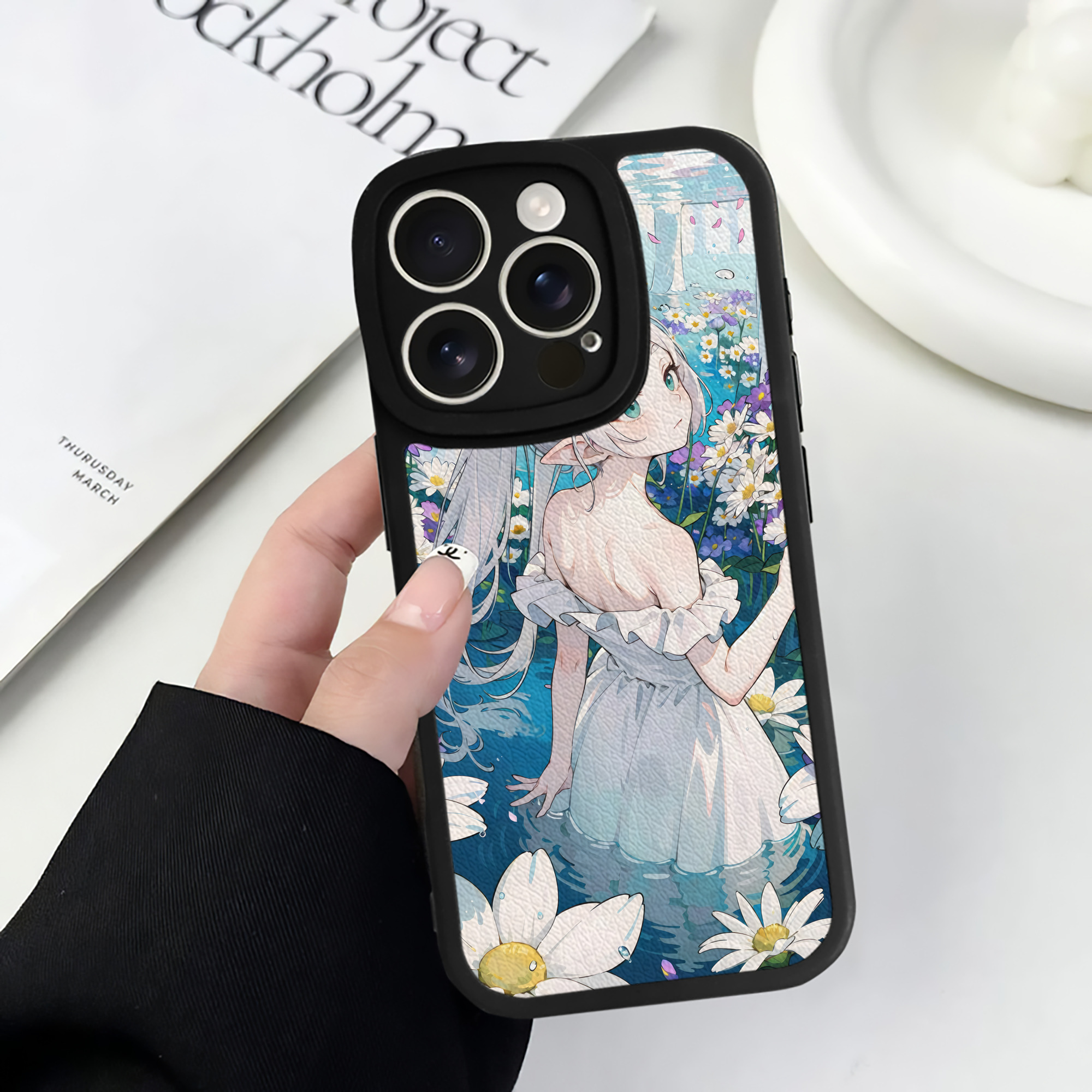 （画像用） 葬送のフリーレン Frieren 【iPhone 16シリーズ対応】シリコンスマホケース（レザー調） 材質：シリコン